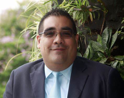 <em>Carlos, P.</em>